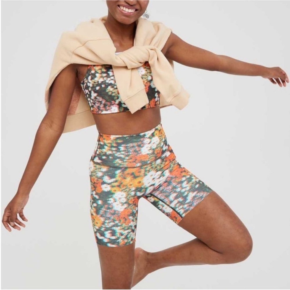 Offline By Aerie Goals 3D 7” inseam high waisted Biker Shorts